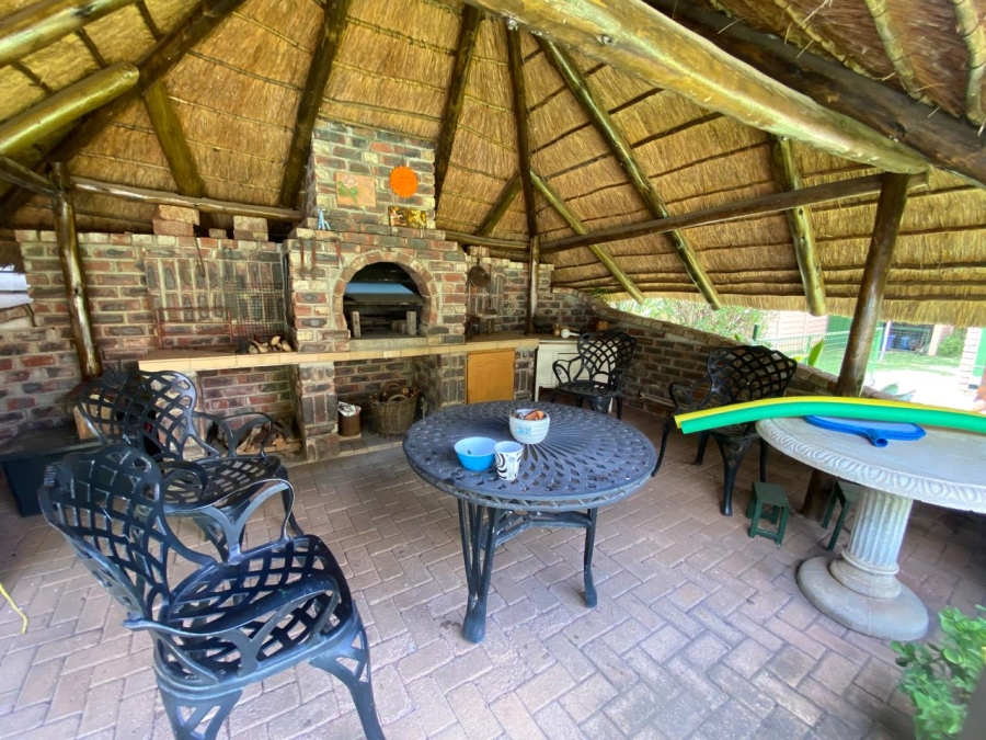 4 Bedroom Property for Sale in Kannoniers Park North West